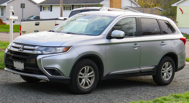 Coche de alquiler Mitsubishi Outlander en Georgia